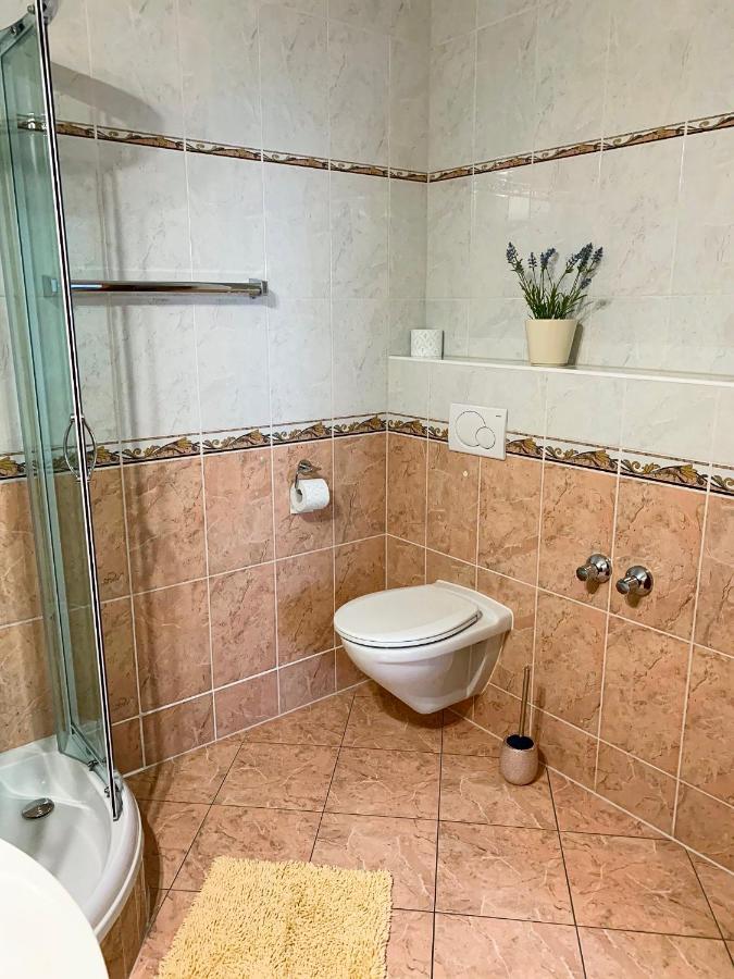 Double Room Private Bathroom
